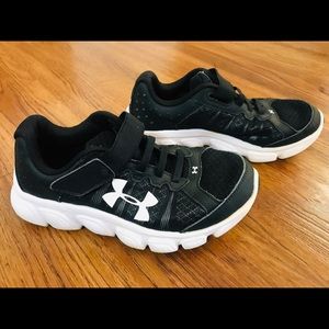 Boys UA shoes